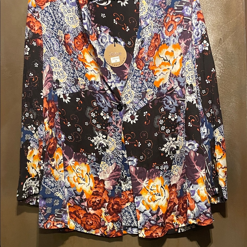 Jaase Women's Vibrant Floral Blazer - Black and Orange - Picture 5 of 6